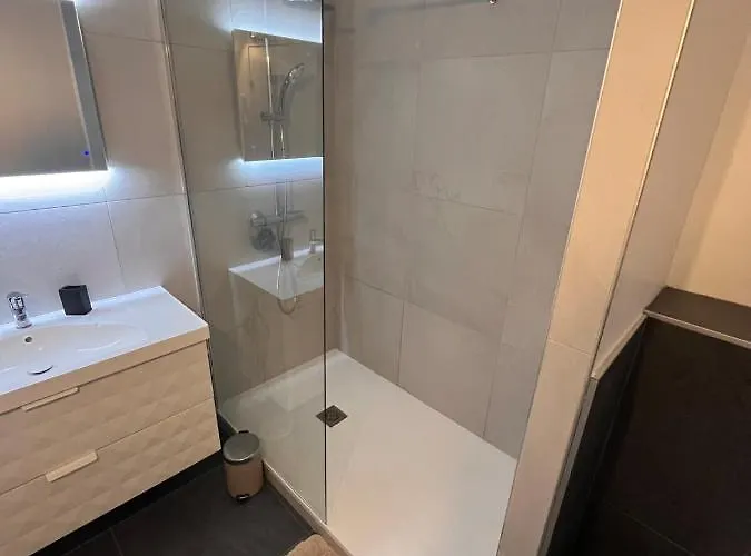 Hyper-center With Parking Apartman *